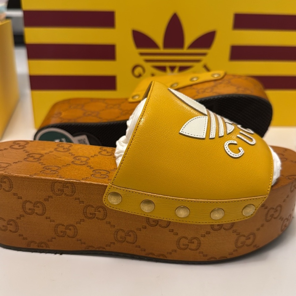 Authentic Gucci x Adidas wooden Platform Slides - Picture 3 of 16